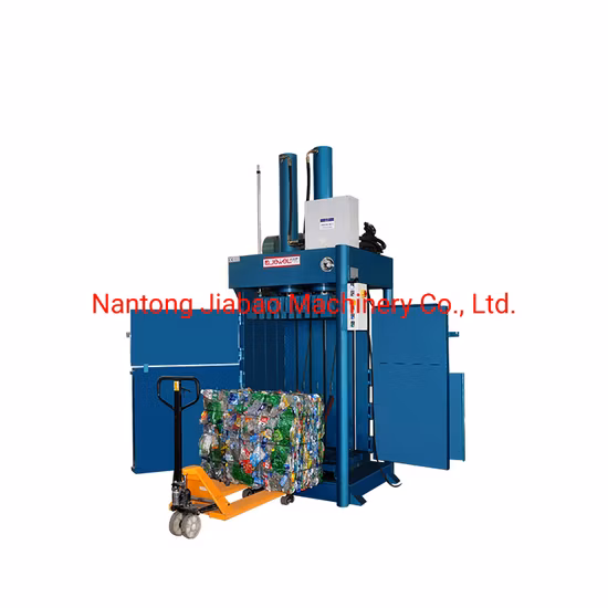 금속/종이/판지/플라스틱/병/타이어/의류용 반자동 유압 산업 폐기물 포장기